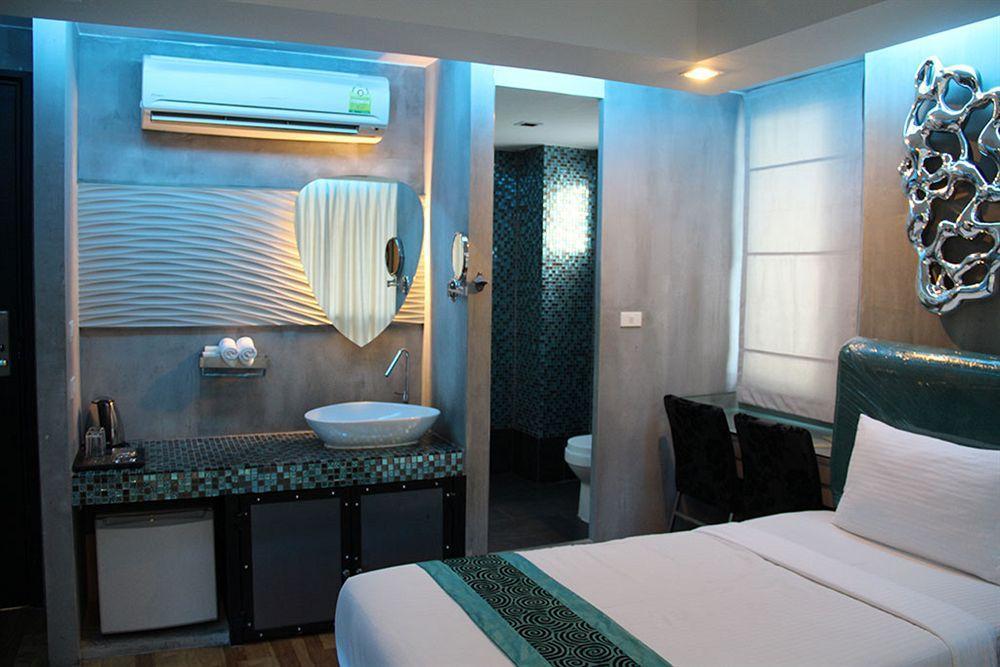 Blutique Hotel Bangkok Extérieur photo
